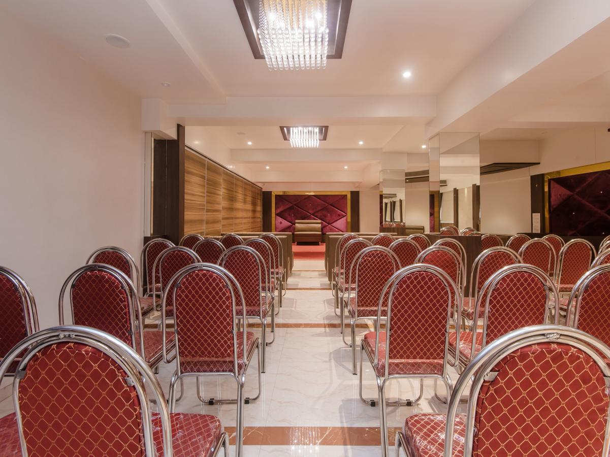 Oyo 13089 Hotel Gold Crest Navi Mumbai Ngoại thất bức ảnh