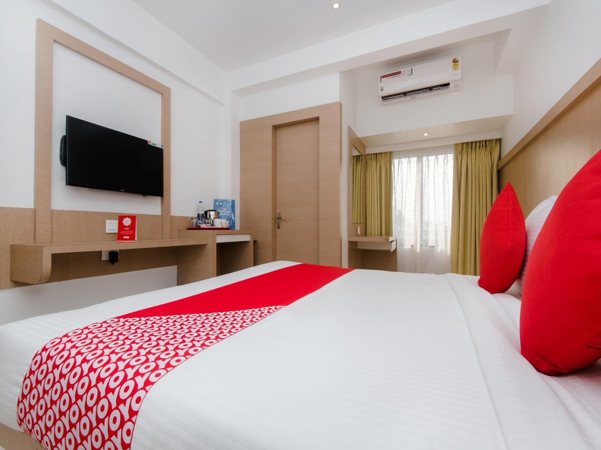 Oyo 13089 Hotel Gold Crest Navi Mumbai Ngoại thất bức ảnh