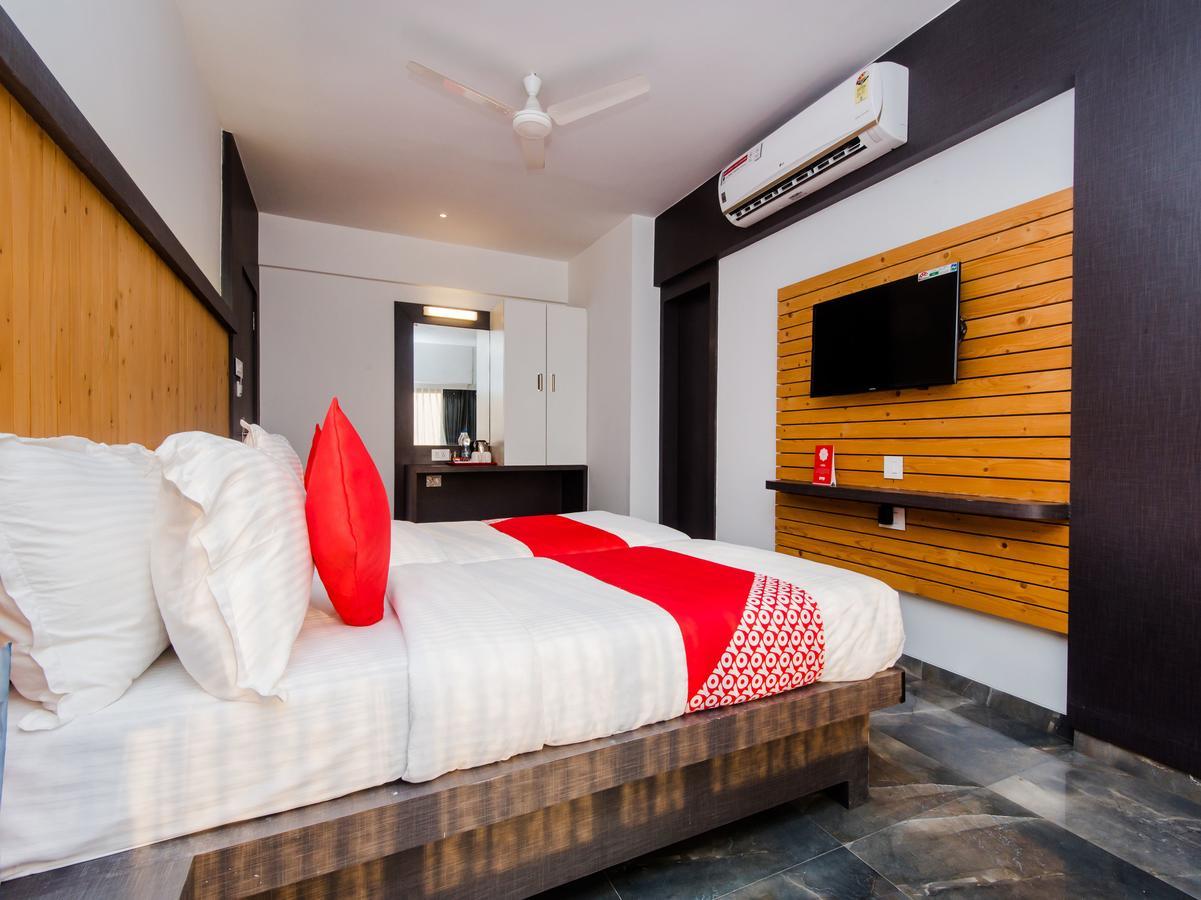 Oyo 13089 Hotel Gold Crest Navi Mumbai Ngoại thất bức ảnh