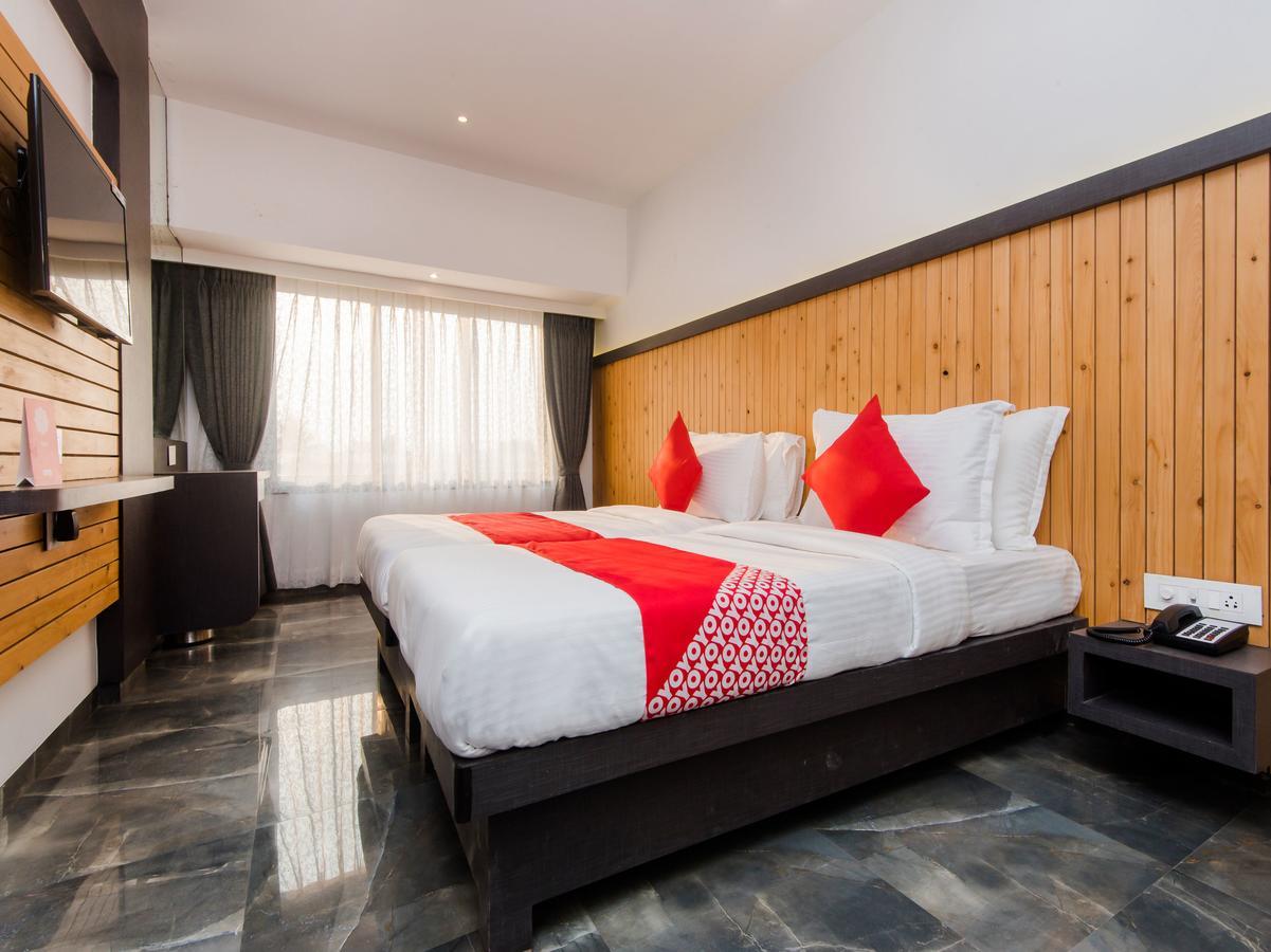 Oyo 13089 Hotel Gold Crest Navi Mumbai Ngoại thất bức ảnh